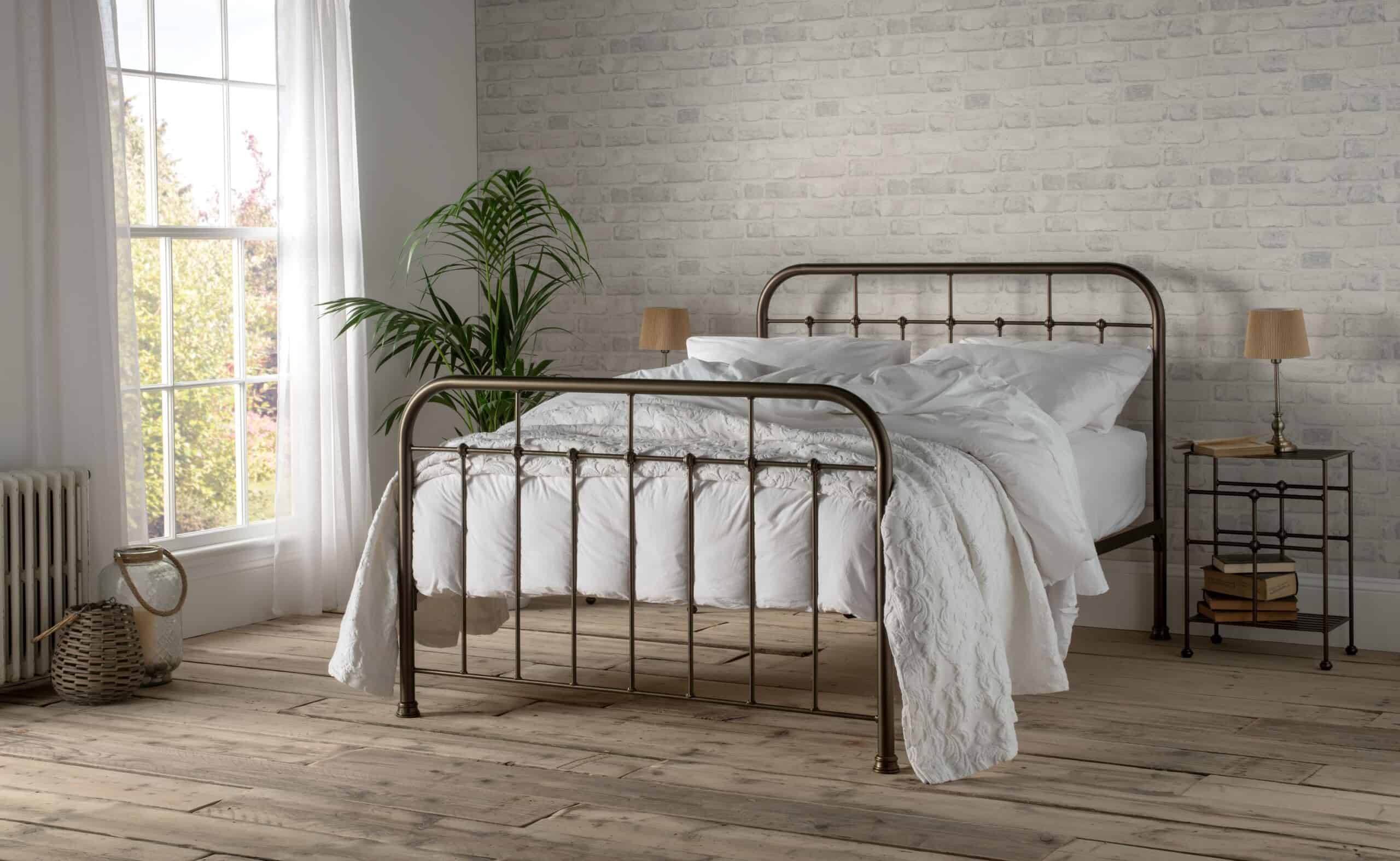 Henry metal iron bed in bronze