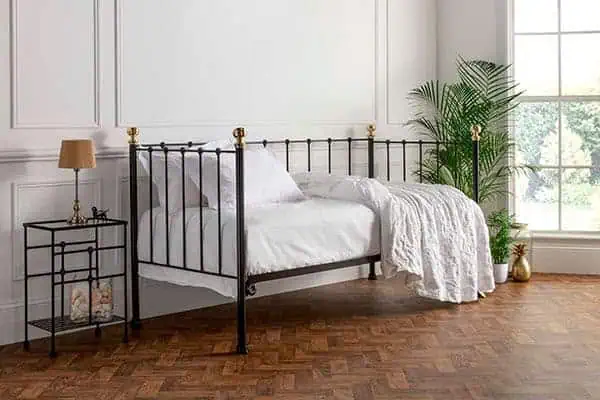 iron dog bed