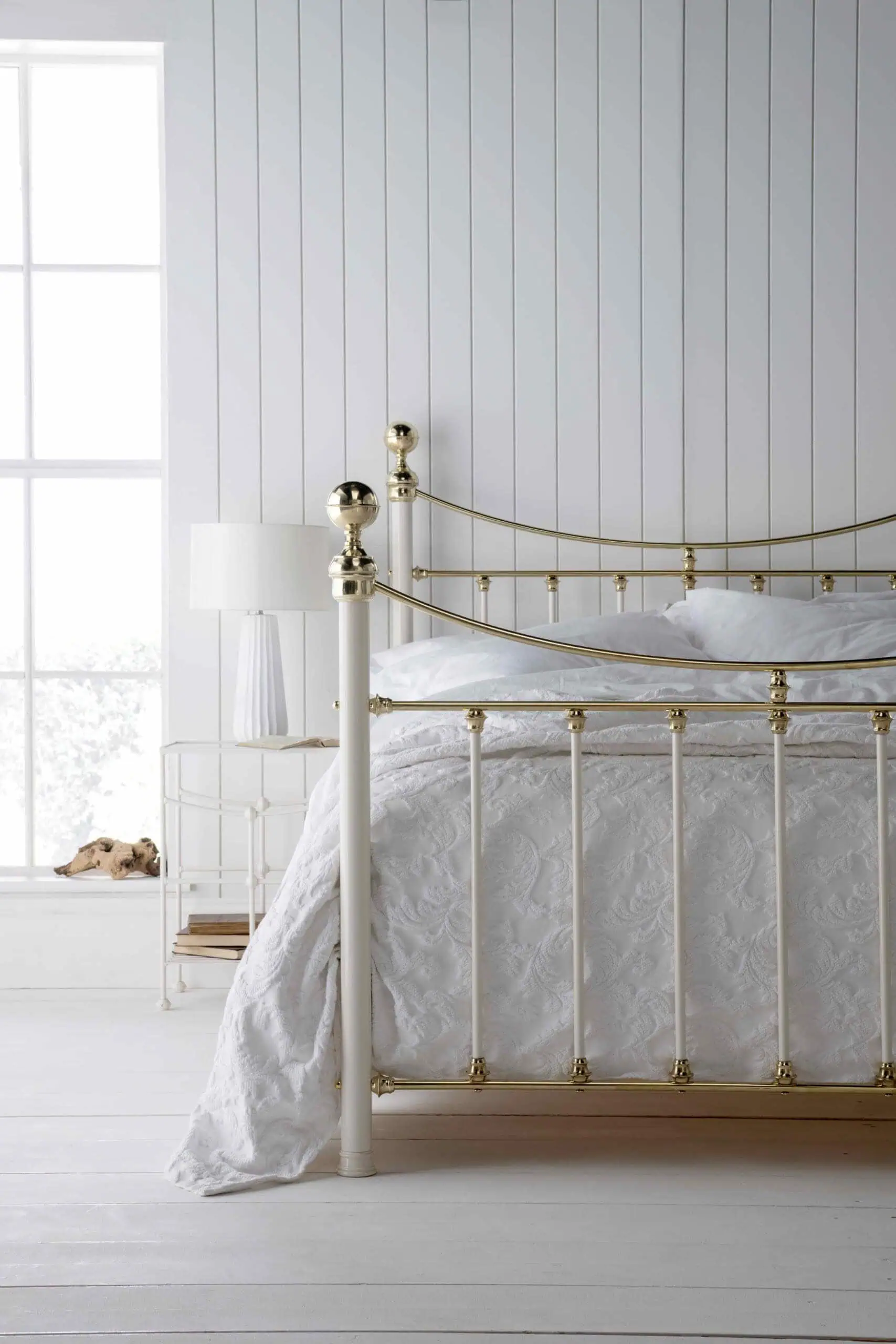Lottie brass bed with white bedding
