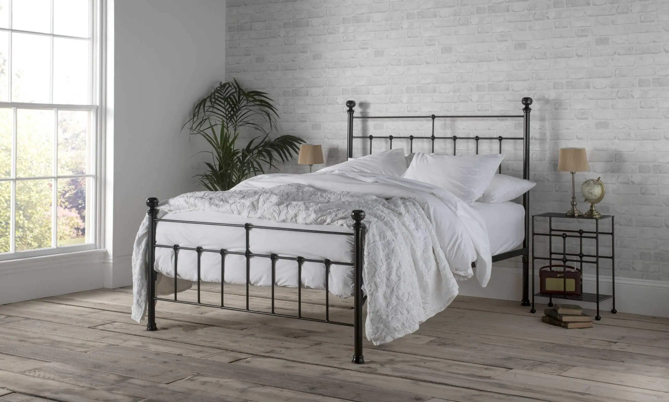 Sophie iron bed in black with round finials