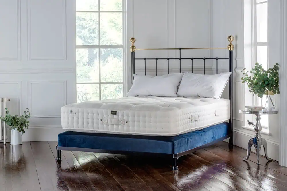 hand signed artisan label on our signature british wool mattress collection
