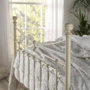 Lily iron bed round finial in white
